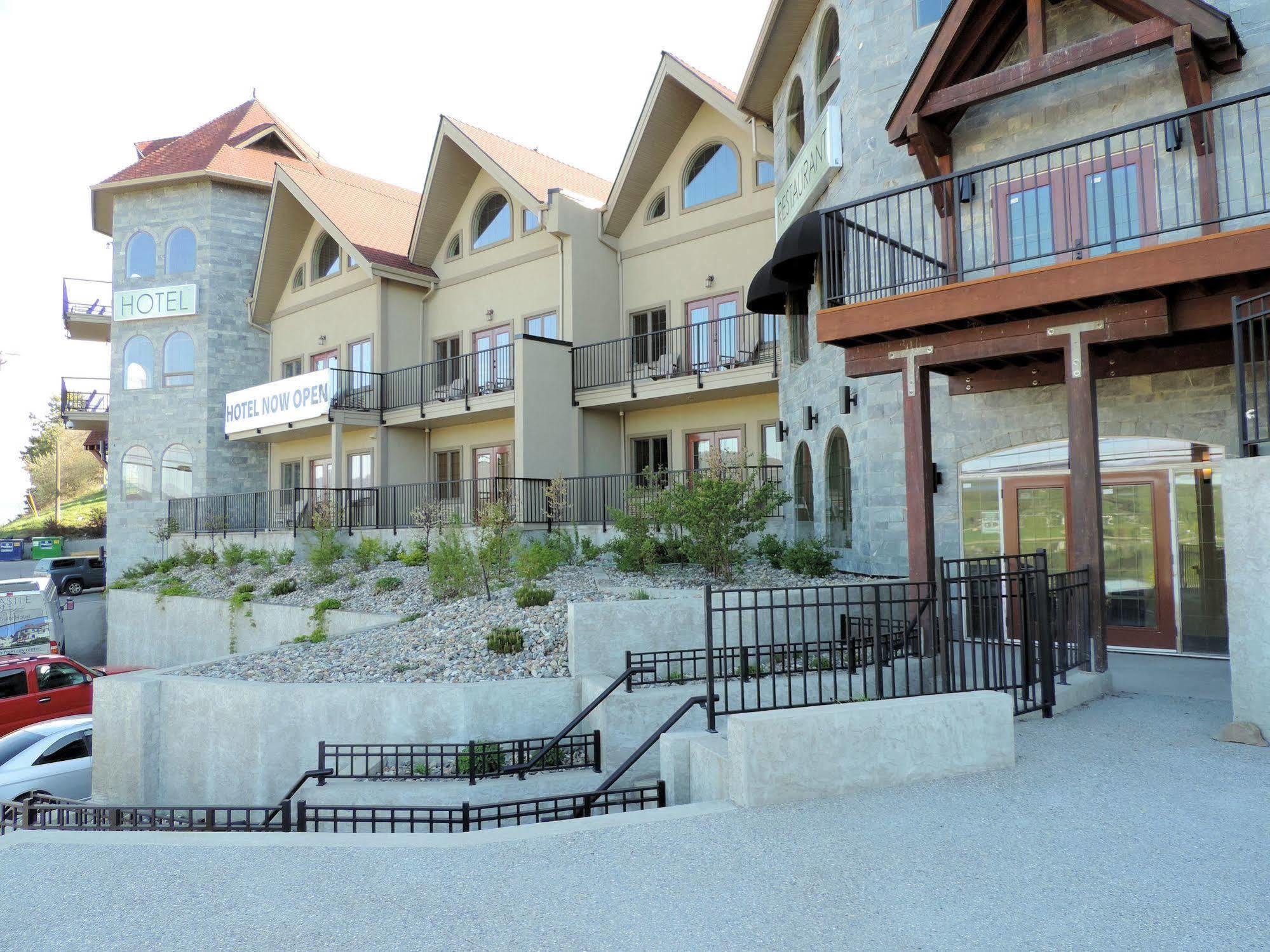 The Castle At Swan Lake Vernon Exterior photo